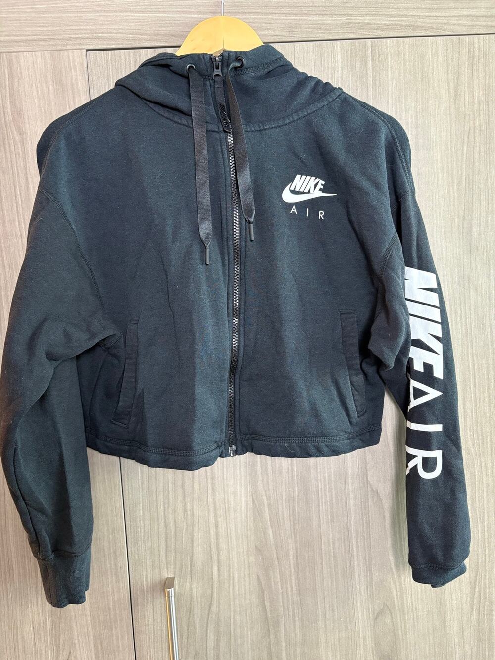 Nike Air cropped black hoodie sweatshirt women's size medium